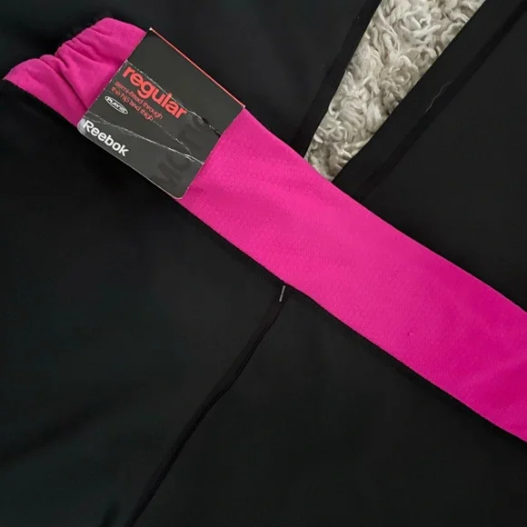 New Reebok Black Flare Pants Women’s Small Leggings - Picture 8 of 9